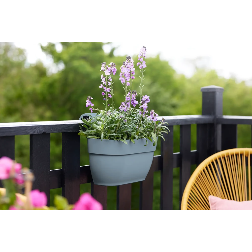 Elho Balkonbak Vibia Campana Easy Hanger Medium - Vintage Blauw 7 Elho Balkonbak Vibia Campana Easy Hanger Medium - Vintage Blauw - Afbeelding 5