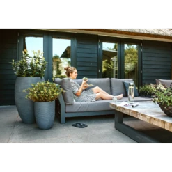 Capi Bloempot Hoog Nature Elegant Deluxe Rib NL - D38 X H58cm - Donkergrijs 5 Capi Bloempot Hoog Nature Elegant Deluxe Rib NL - D38 X H58cm - Donkergrijs -Tuinplantenwinkel vaas elegant deluxe rib nl 40x60 donkergrijs bloempot 6 1